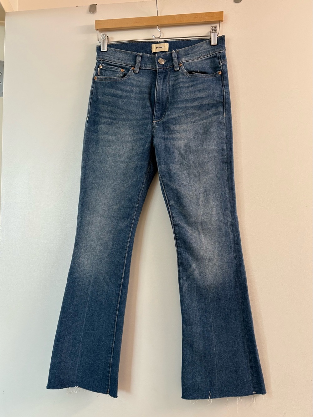 DL1961 Bridget Boot Medium Blue Denim Jeans with Raw Hem Sz 27